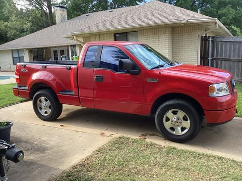 Used 2005 Ford F150 STX image 2