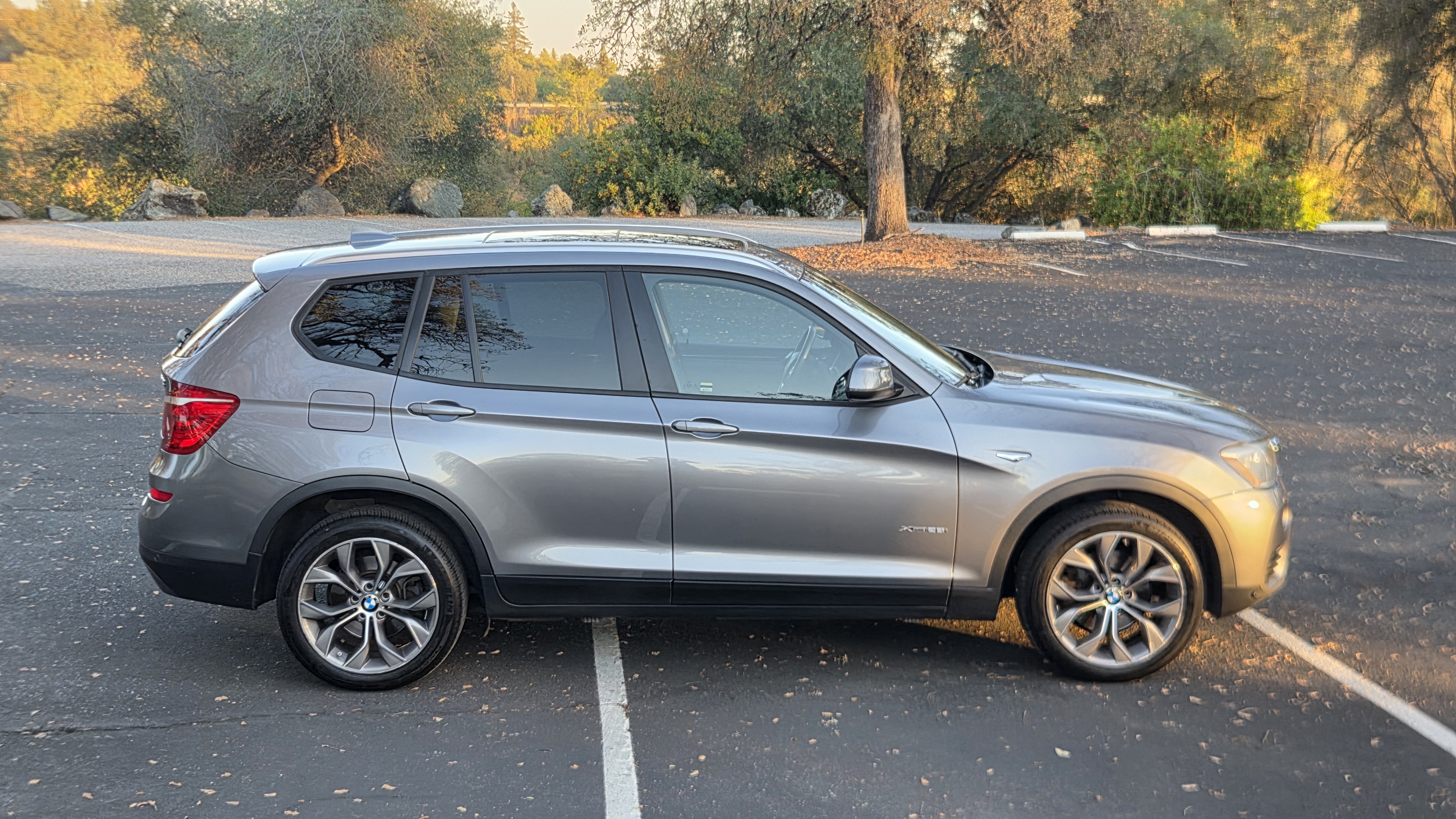 Used 2016 BMW X3 xDrive28i AWD/4WD image 9