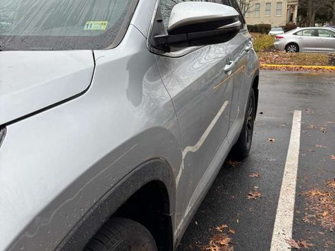 Used 2019 Toyota Highlander XLE image 8