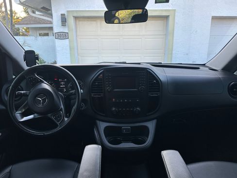 Used 2019 Mercedes-Benz Metris Passenger image 25