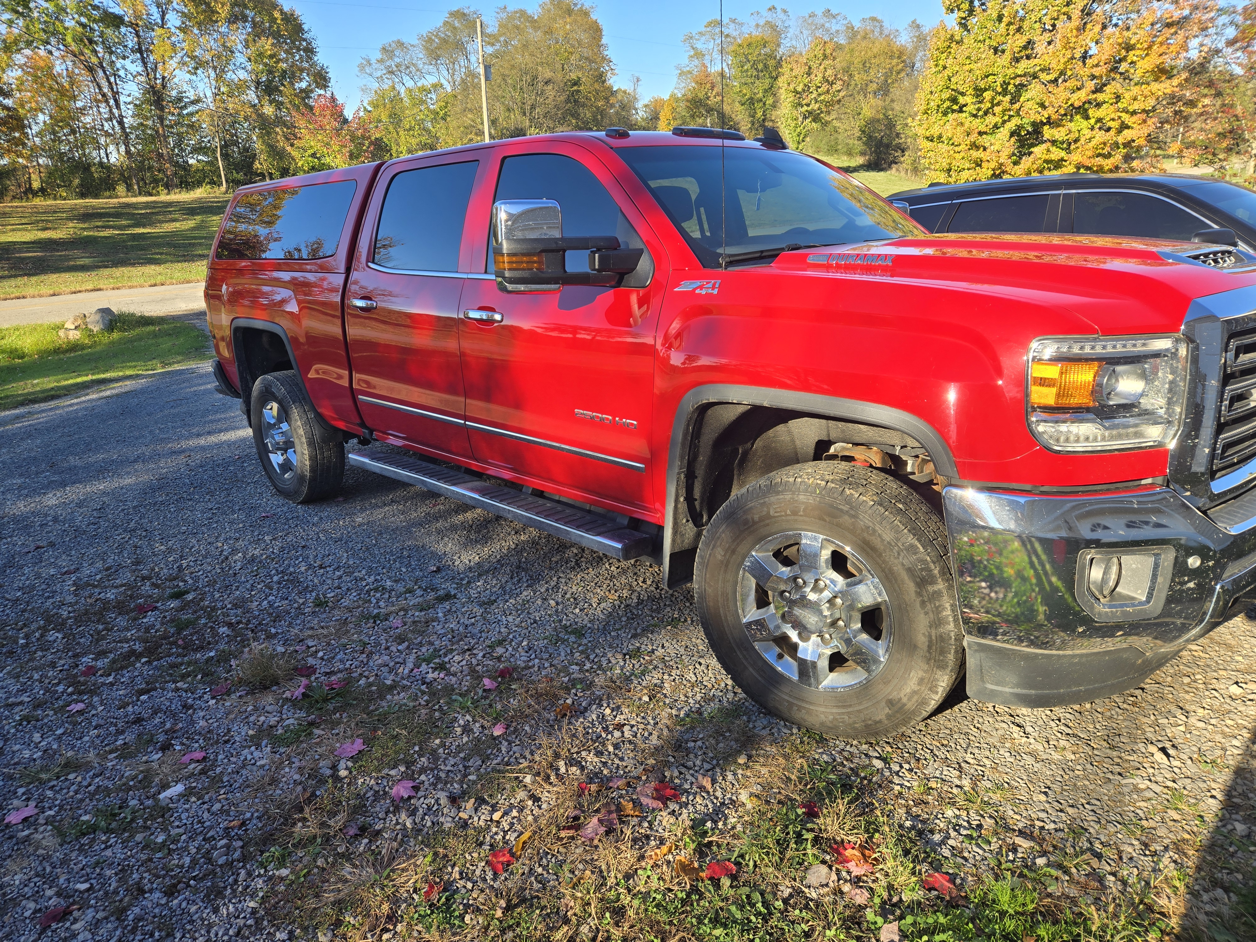 Used 2019 GMC Sierra 2500 SLT w/ Duramax Plus Package AWD/4WD image 8