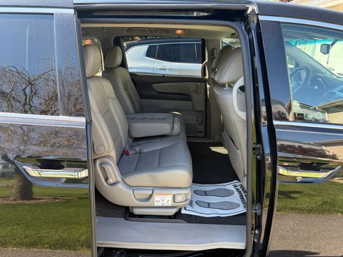 Used 2011 Honda Odyssey Touring image 12