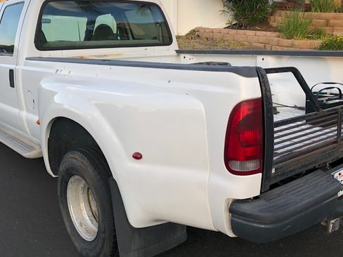 Used 2001 Ford F350 2WD Crew Cab DRW Super Duty image 4