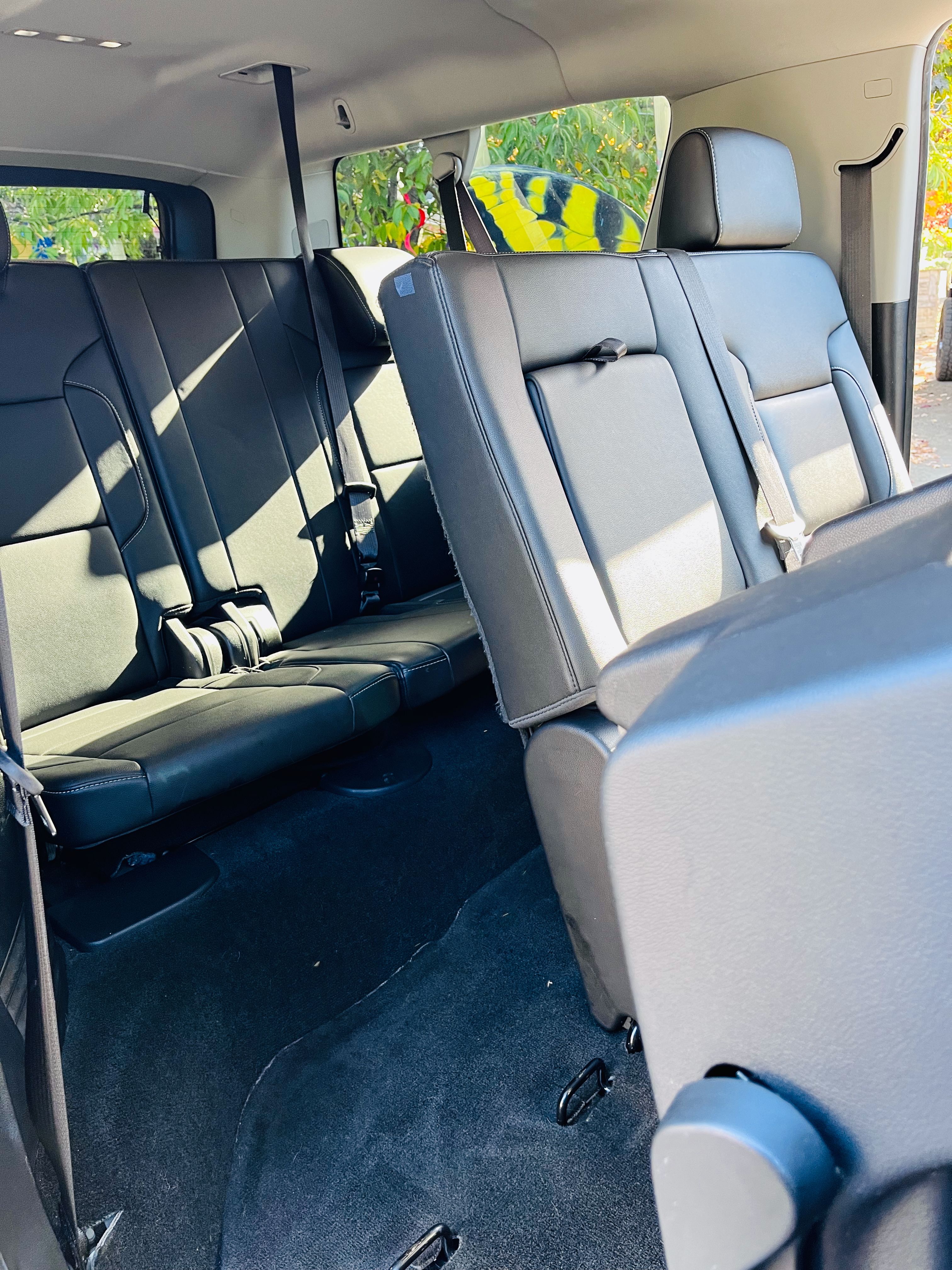 Used 2018 Chevrolet Suburban LT w/ Luxury Package AWD/4WD image 17