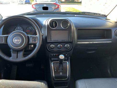 Used 2012 Jeep Compass Latitude w/ Sun/Sound Group FWD image 14