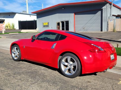 Used 2011 Nissan 370Z Coupe image 5