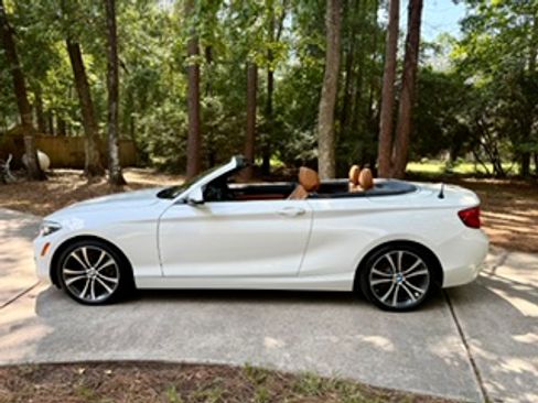 Used 2018 BMW 230i Convertible RWD image 2