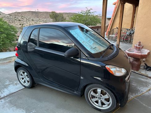 Used 2013 smart fortwo passion RWD image 9