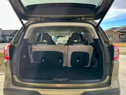 Used 2023 Subaru Ascent Limited w/ Technology Package image 9