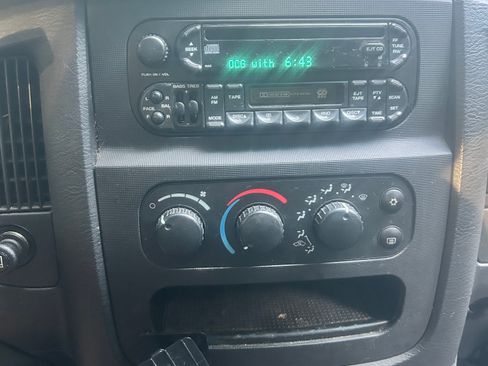 Used 2004 Dodge Ram 1500 Truck SLT w/ Quad Cab Value Group AWD/4WD image 11
