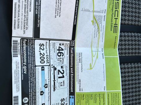 Used 2023 Porsche Cayenne Platinum Edition image 9