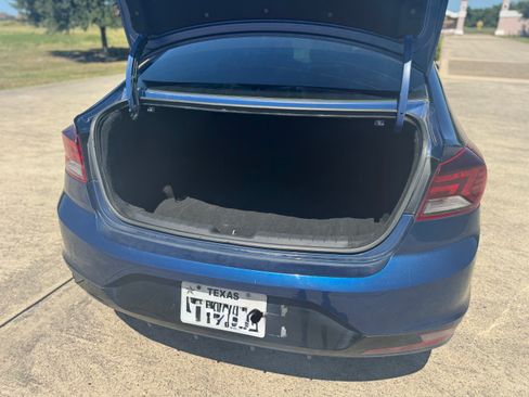 Used 2019 Hyundai Elantra SEL FWD image 14