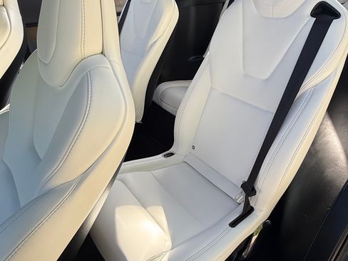 Used 2019 Tesla Model X P100D image 12