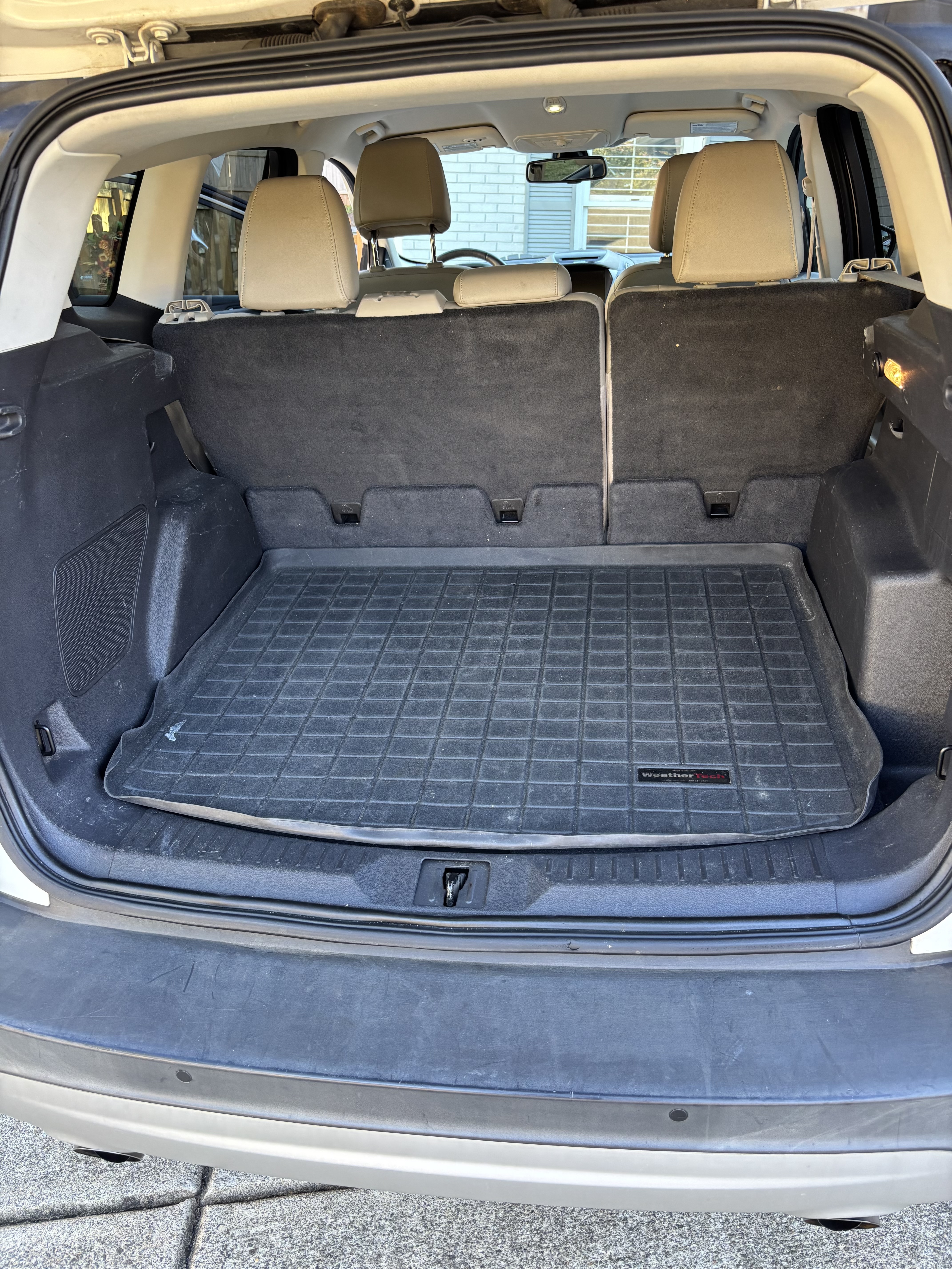 Used 2014 Ford Escape Titanium FWD image 16
