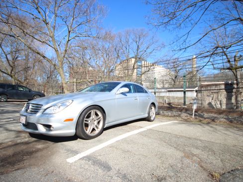 Used 2006 Mercedes-Benz CLS 500 image 2
