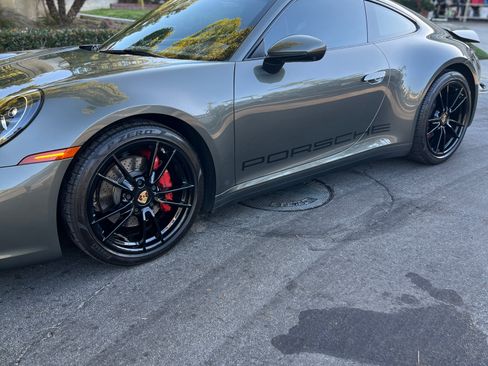 Used 2021 Porsche 911 Carrera image 2