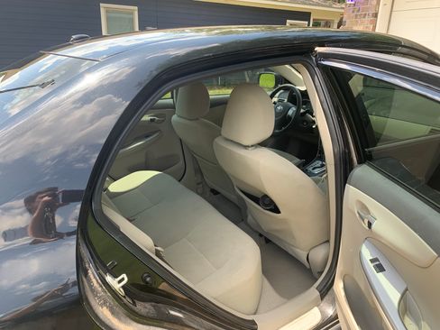 Used 2010 Toyota Corolla LE image 10