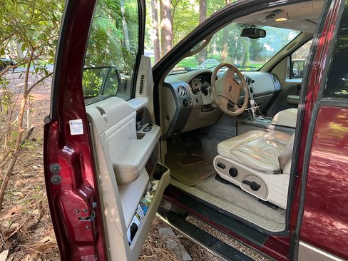 Used 2004 Ford F150 Lariat image 5