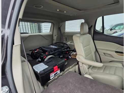 Used 2018 GMC Acadia Denali w/ Technology Package image 15