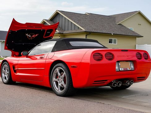 Used 1999 Chevrolet Corvette Convertible w/ Memory Pkg image 8