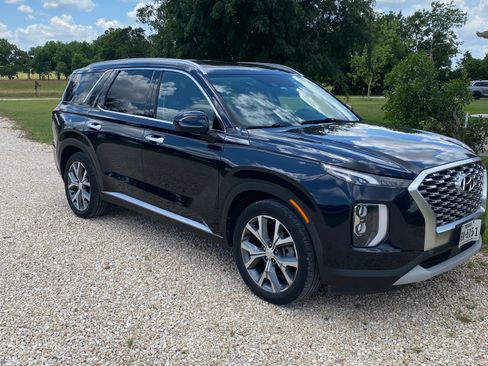 Used 2020 Hyundai Palisade SEL w/ Premium Package FWD image 2