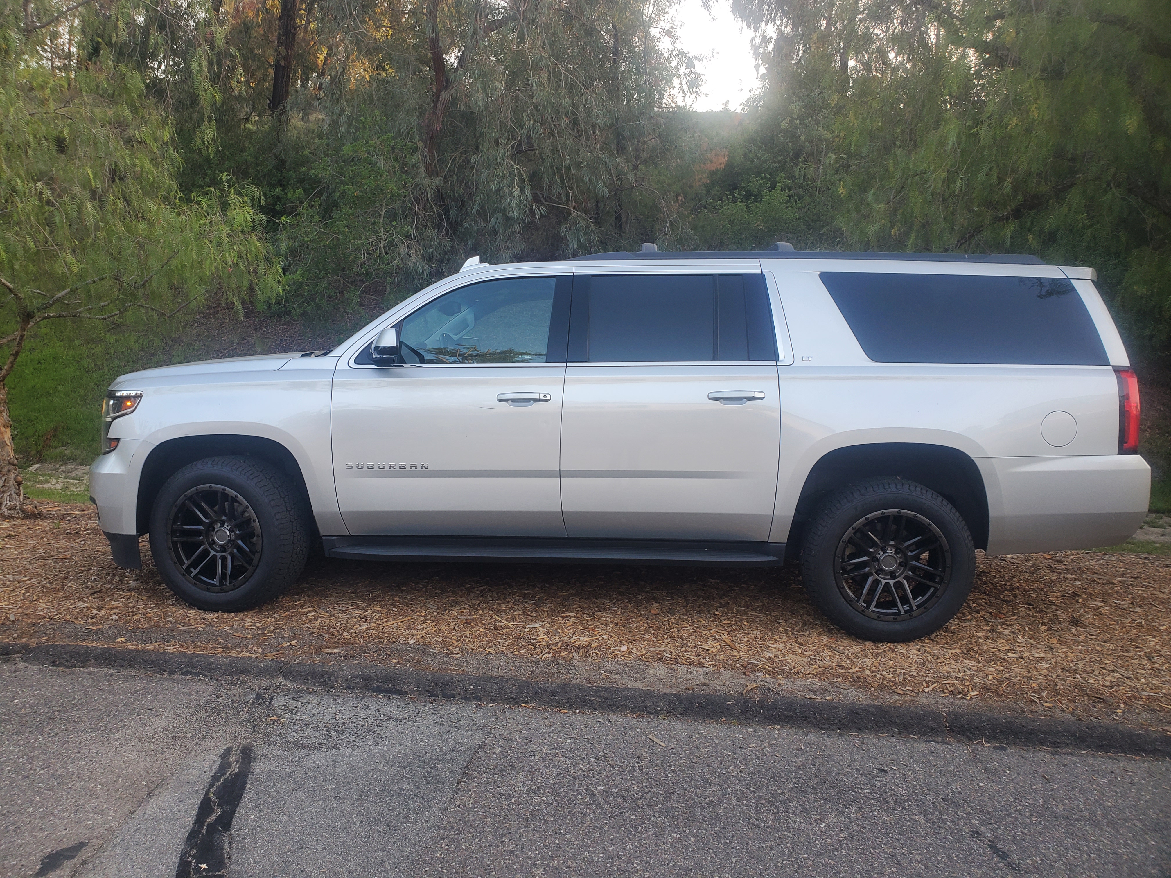Used 2019 Chevrolet Suburban LT AWD/4WD image 1