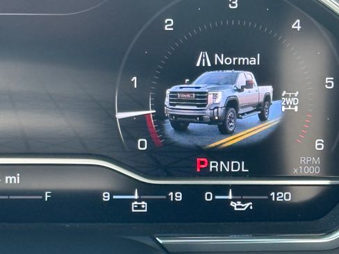 Used 2025 GMC Sierra 2500 AT4 w/ AT4 Premium Plus Package AWD/4WD image 11