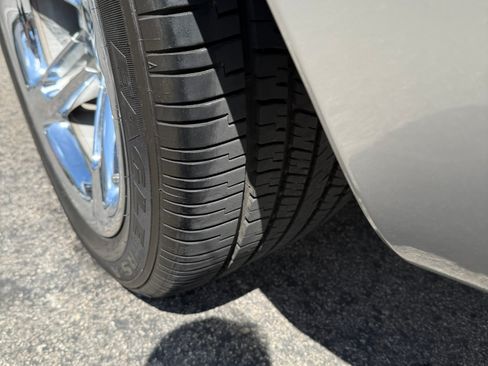 Used 2004 Chevrolet SSR w/ Preferred Equipment Group image 22