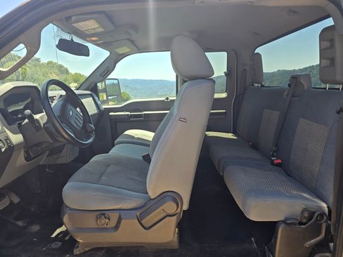 Used 2011 Ford F250 XLT image 4