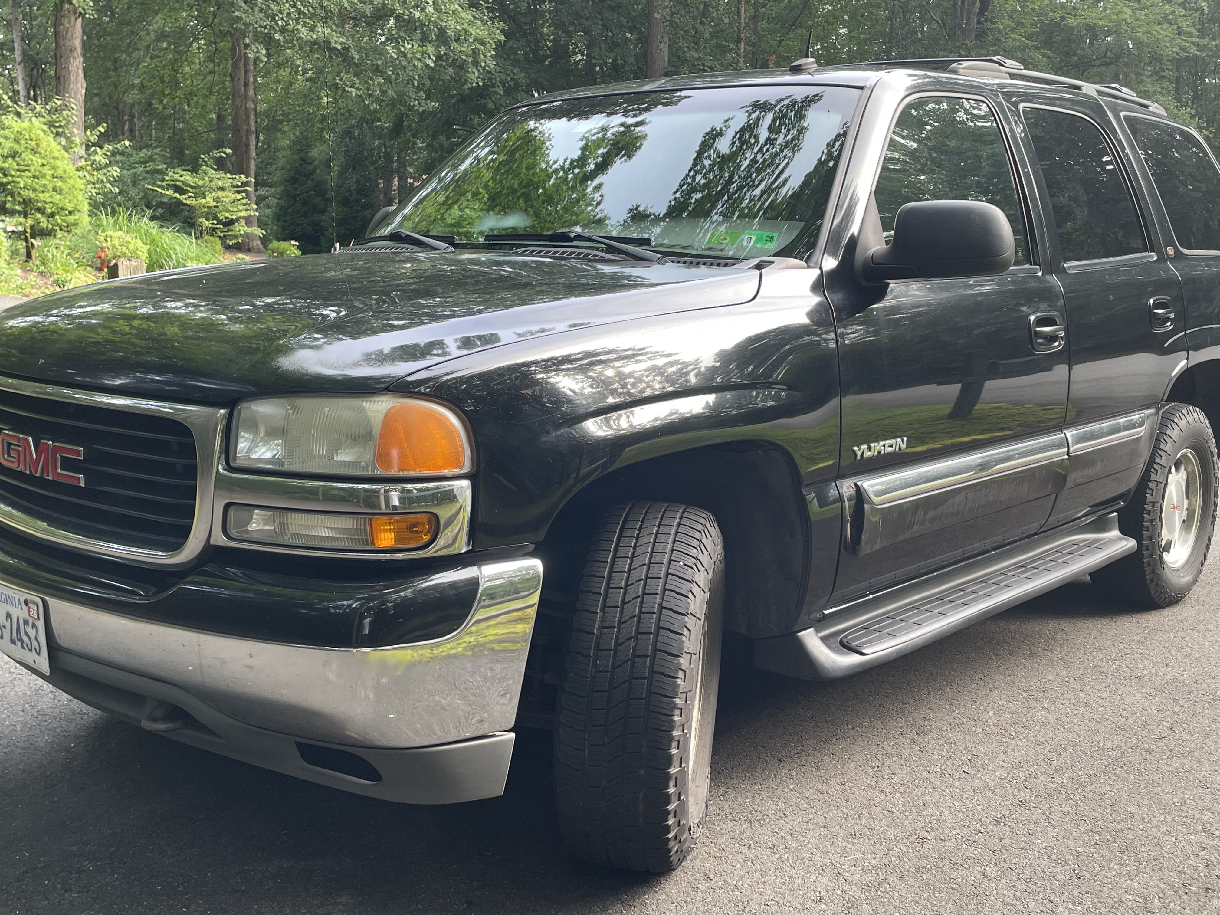 Used 2002 GMC Yukon SLT AWD/4WD image 1
