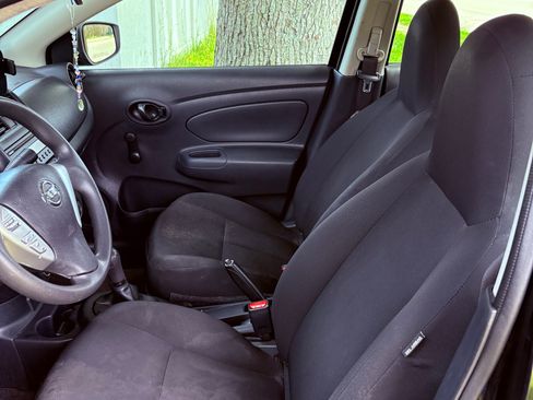 Used 2017 Nissan Versa S FWD image 6