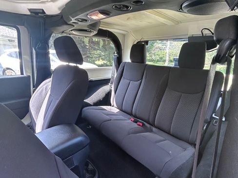 Used 2013 Jeep Wrangler Sport w/ Connectivity Group AWD/4WD image 8
