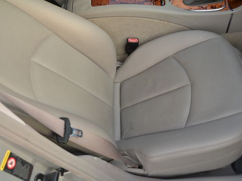 Used 2005 Mercedes-Benz E 320 CDI Sedan image 17