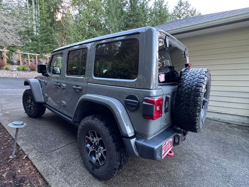 Used 2018 Jeep Wrangler Unlimited Rubicon image 12