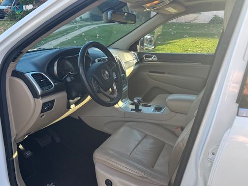 Used 2014 Jeep Grand Cherokee Limited w/ Luxury Group II image 11