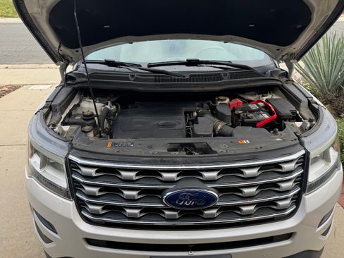 Used 2017 Ford Explorer Limited w/ Equipment Group 301A image 8