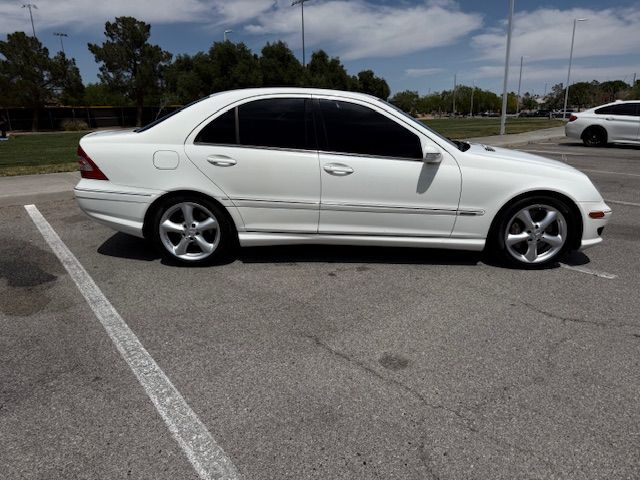 Used 2005 Mercedes-Benz C 230 Sedan image 4