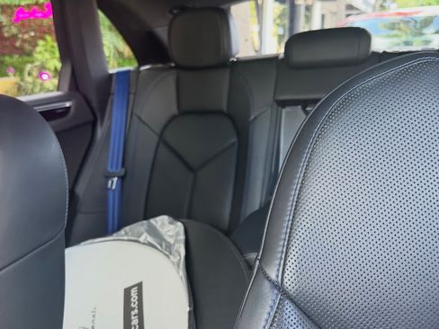 Used 2023 Porsche Macan Turbo image 5