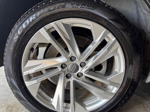 Used 2020 Audi Q7 3.0T Premium Plus w/ Premium Plus Package image 9