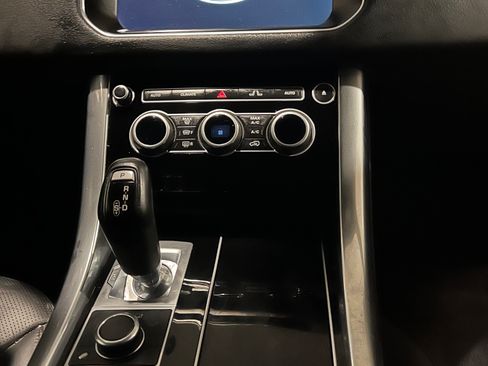 Used 2017 Land Rover Range Rover Sport HSE image 14