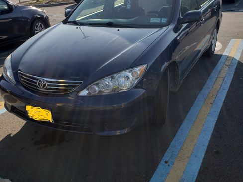Used 2003 Toyota Camry XLE image 1