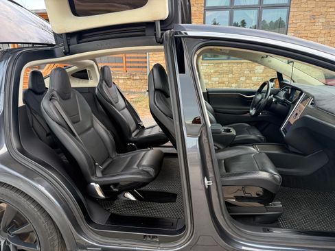 Used 2016 Tesla Model X 90D image 14