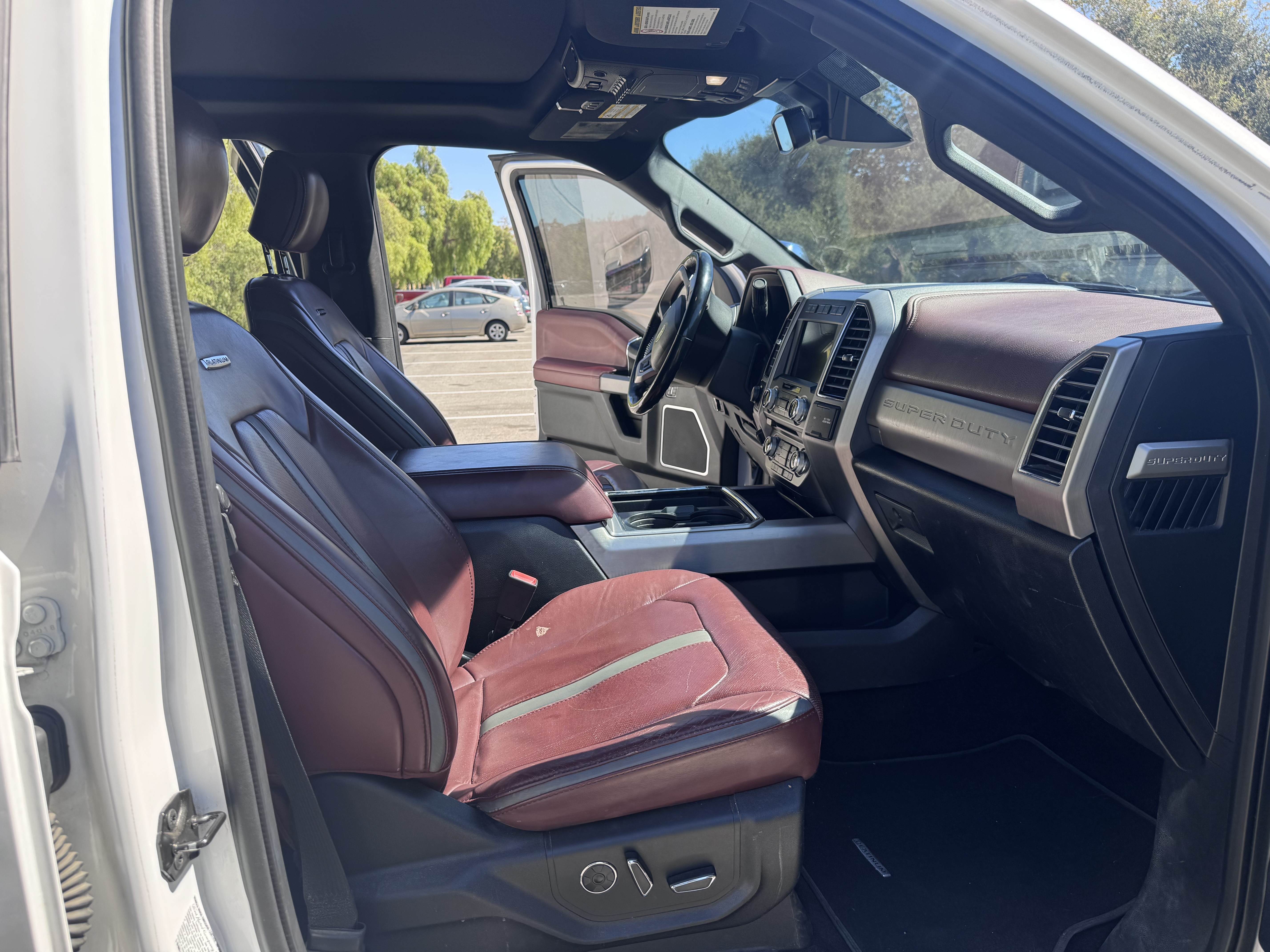 Used 2018 Ford F350 Platinum w/ Platinum Ultimate Package AWD/4WD image 18