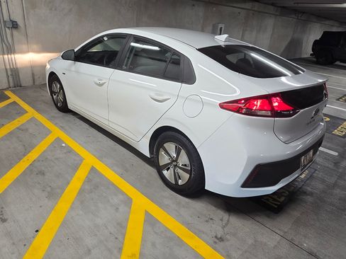 Used 2020 Hyundai Ioniq Blue image 3