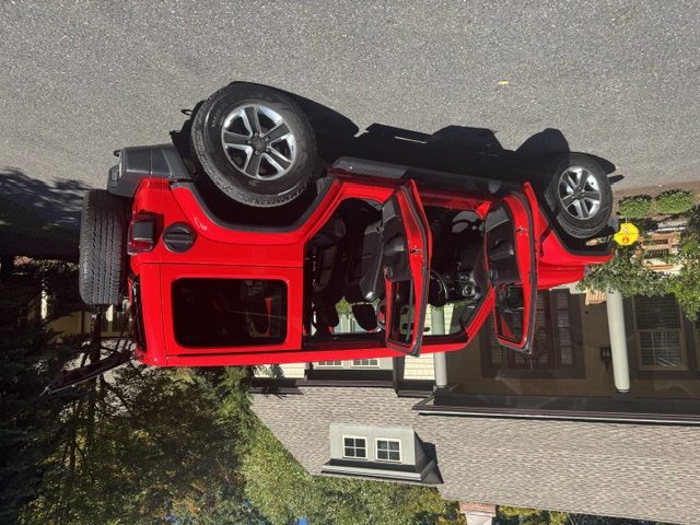Used 2019 Jeep Wrangler Unlimited Sahara AWD/4WD image 2