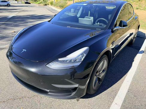 Used 2019 Tesla Model 3 Standard Range Plus image 9