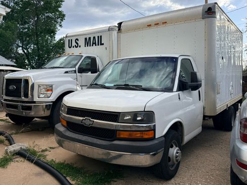 Used 2014 Chevrolet Express 3500 Extended w/ Chrome Appearance Package RWD image 15