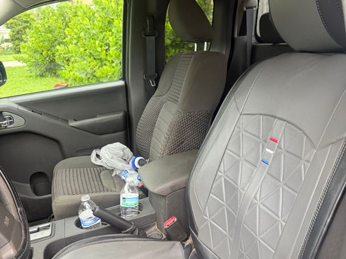 Used 2018 Nissan Frontier SV AWD/4WD image 12
