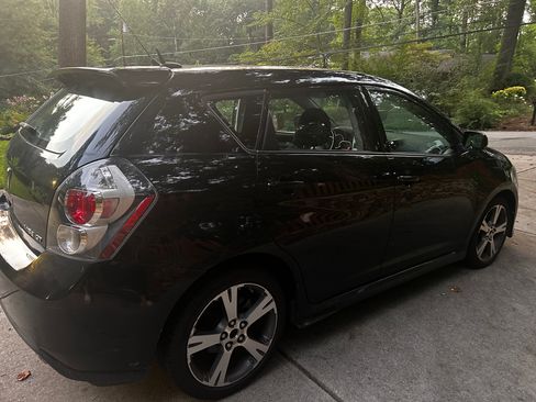 Used 2009 Pontiac Vibe GT FWD image 2