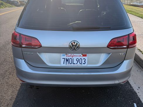 Used 2015 Volkswagen Golf TDI S image 2